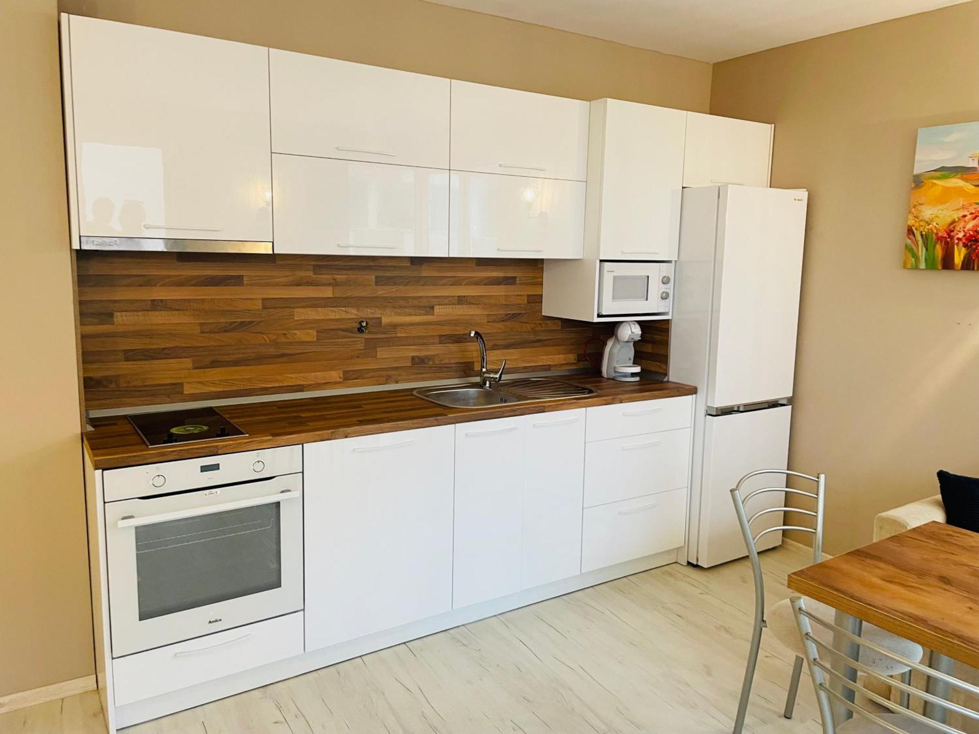 Blue Marine - Daneli Apartment Pantai Sunny Bagian luar foto