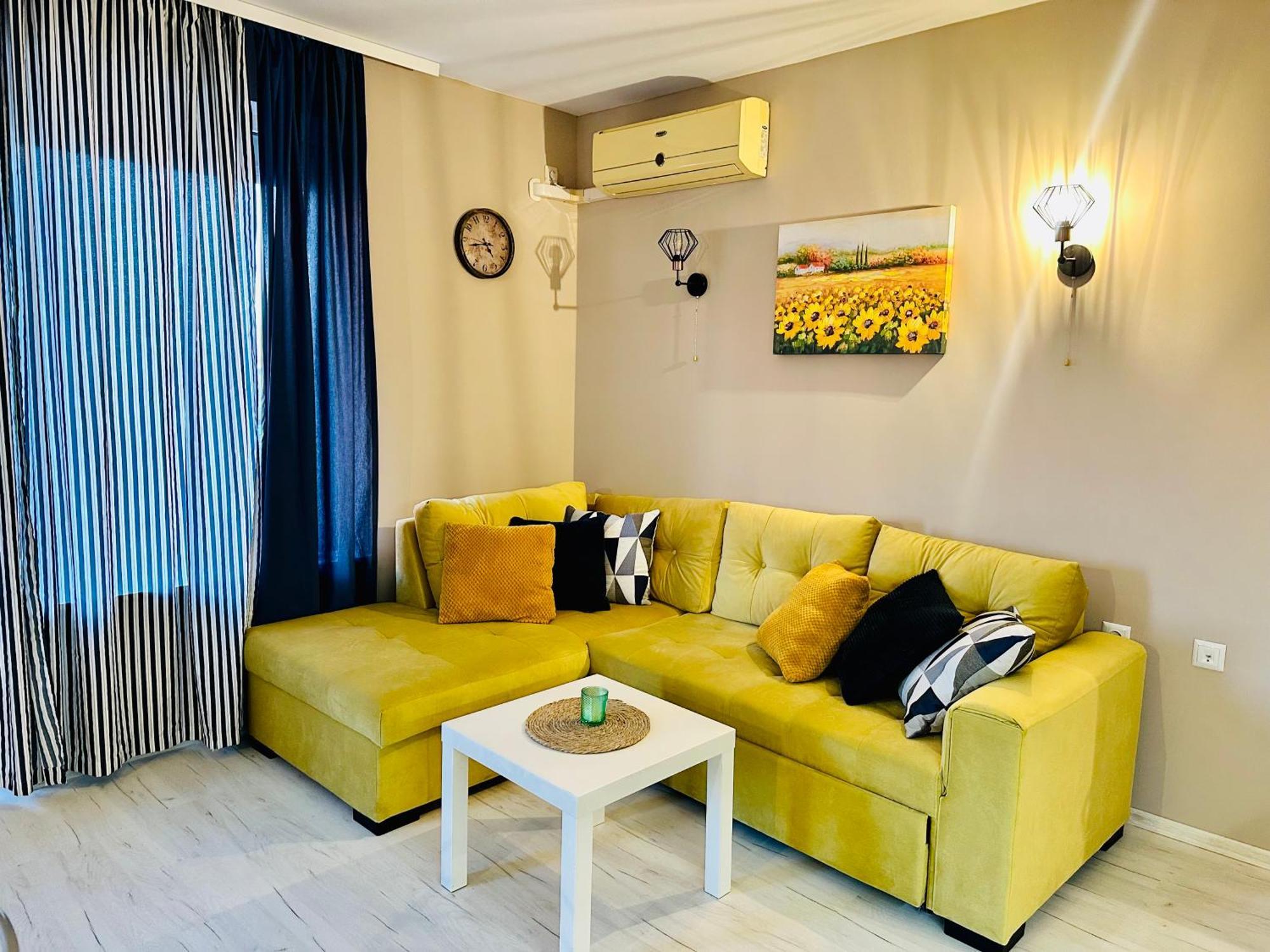 Blue Marine - Daneli Apartment Pantai Sunny Bagian luar foto