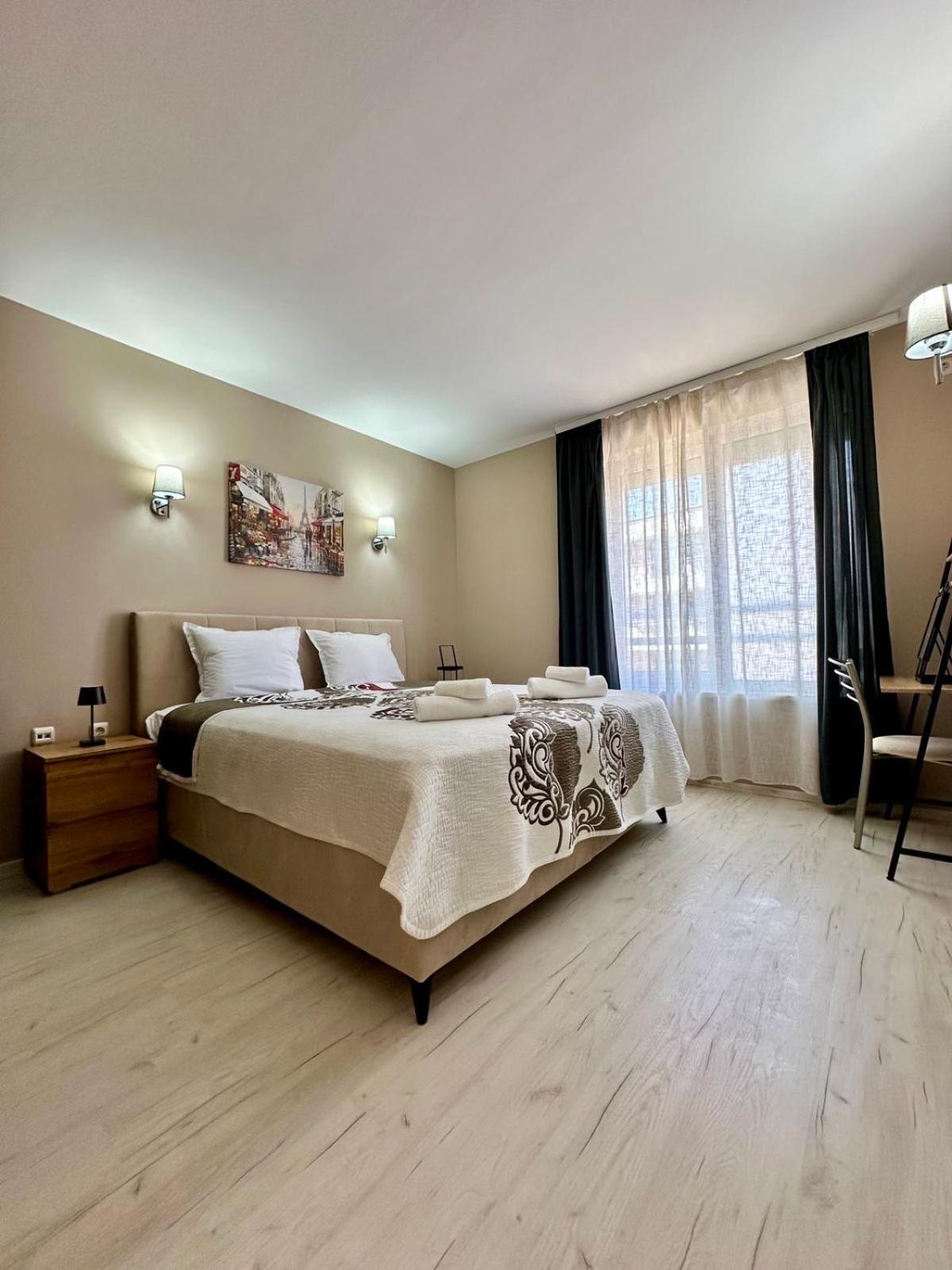 Blue Marine - Daneli Apartment Pantai Sunny Bagian luar foto